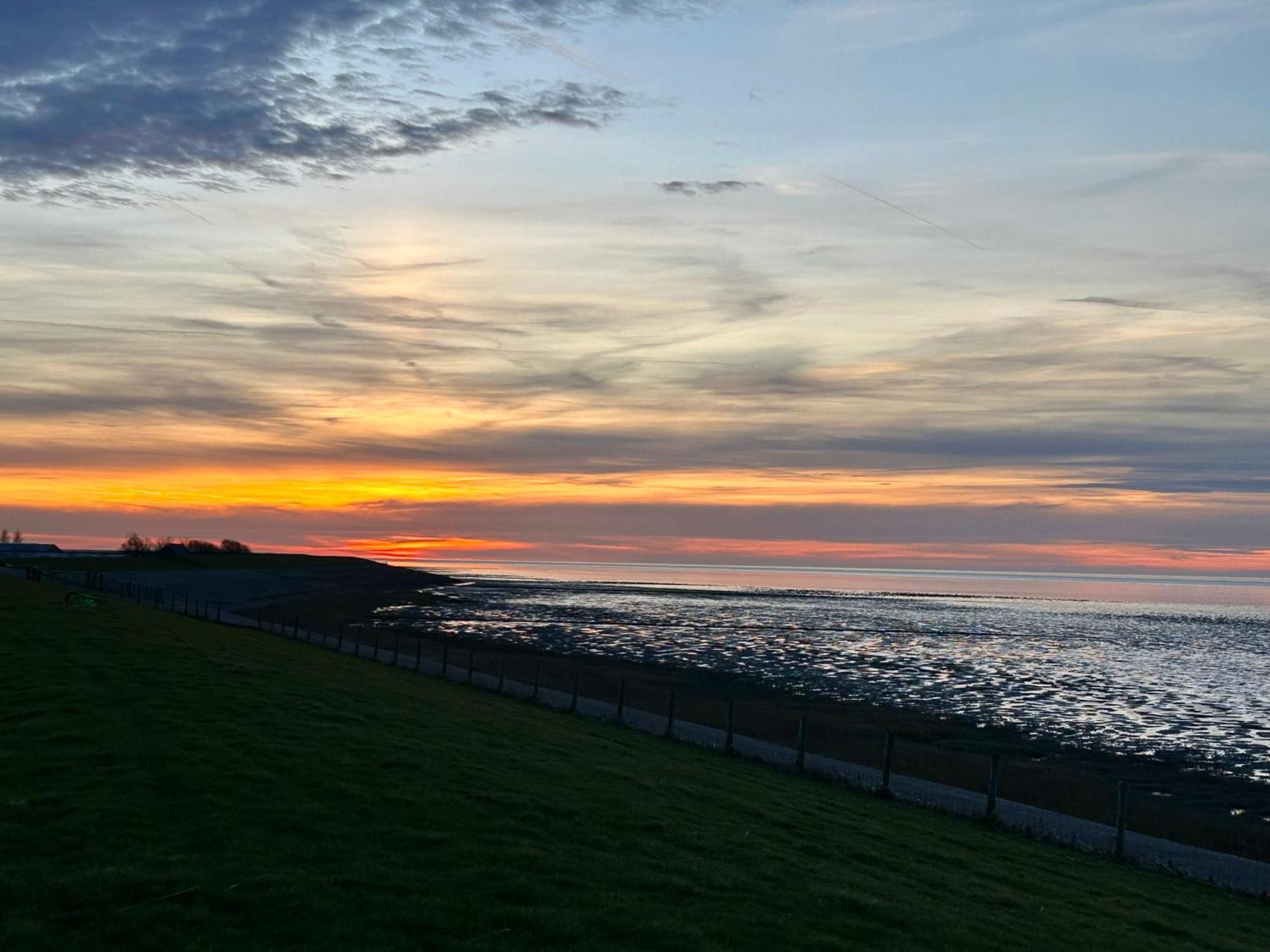 Stinswoning "De Wadden" In Tzummarum Exterior photo